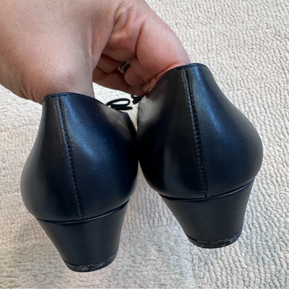 Salvatore Ferragamo Navy Leather Vara Shoes with Bow 9.5 Narrow Never Worn! - Picture 6 of 14